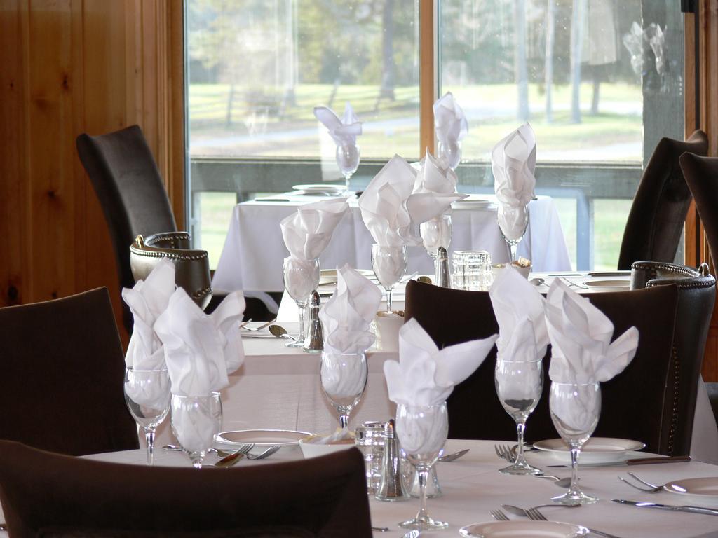 Eganridge Resort, Golf Club & Spa Bobcaygeon Buitenkant foto