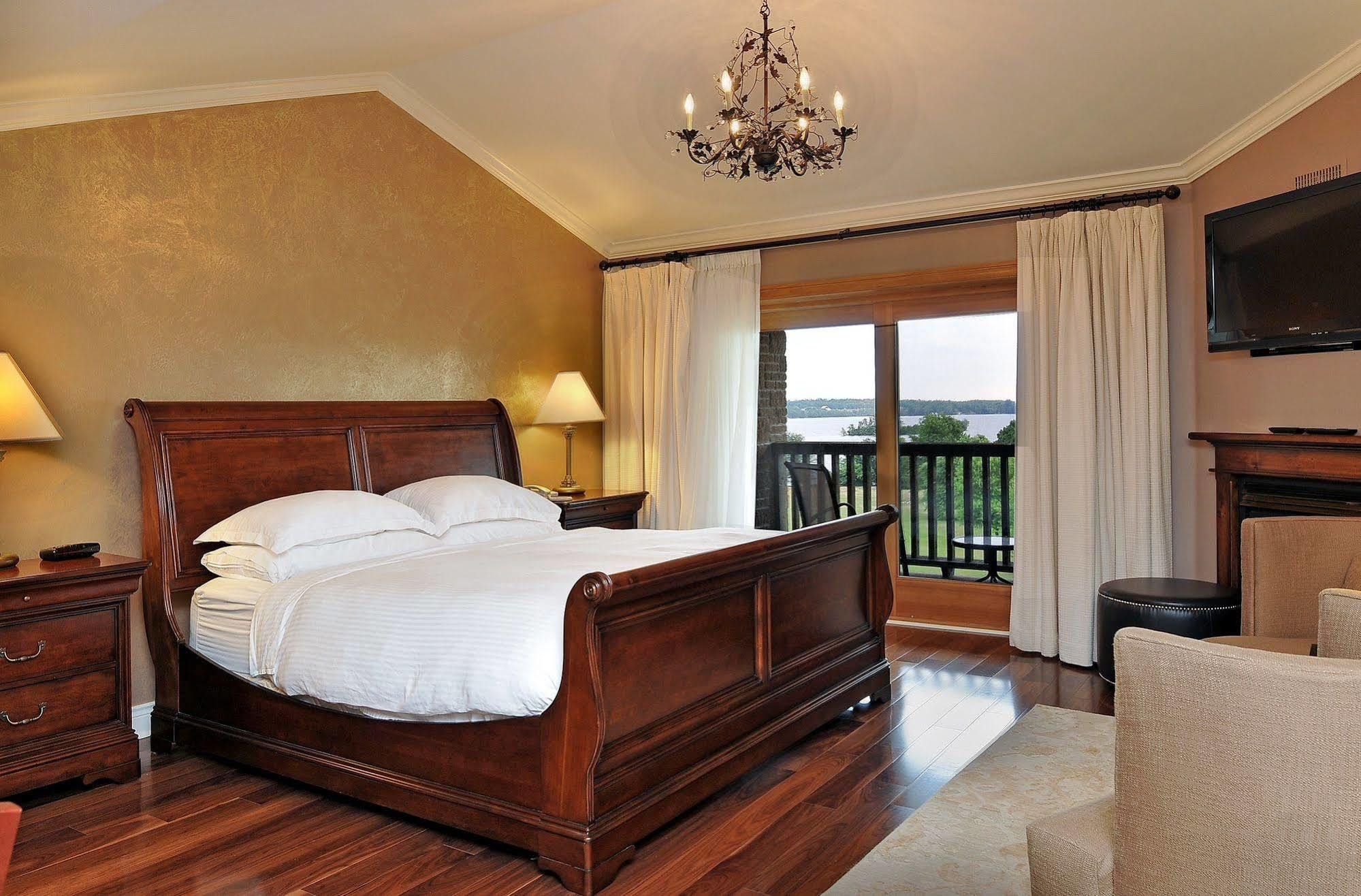 Eganridge Resort, Golf Club & Spa Bobcaygeon Buitenkant foto
