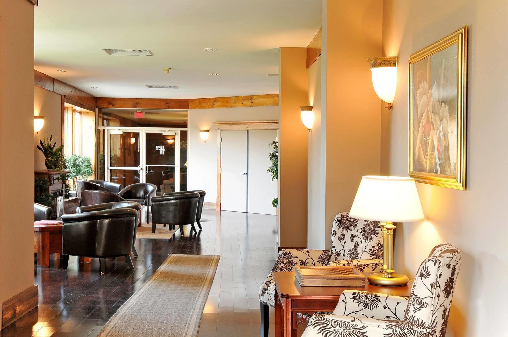 Eganridge Resort, Golf Club & Spa Bobcaygeon Buitenkant foto
